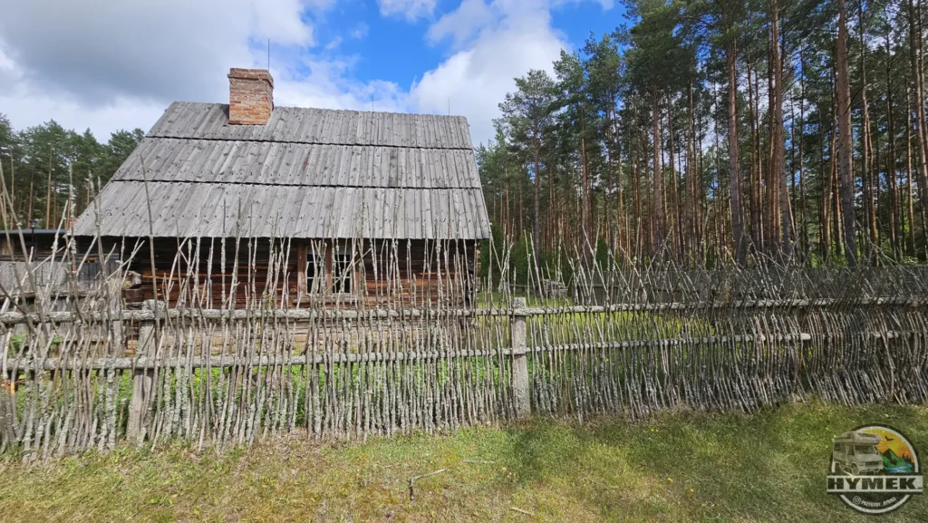 Muzeum - Kaszubski Park Etnograficzny im. Teodory i Izydora Gulgowskich we Wdzydzach - Hymek.pl