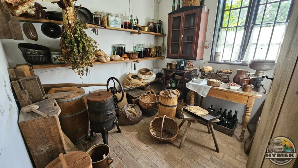 Muzeum - Kaszubski Park Etnograficzny im. Teodory i Izydora Gulgowskich we Wdzydzach - Hymek.pl