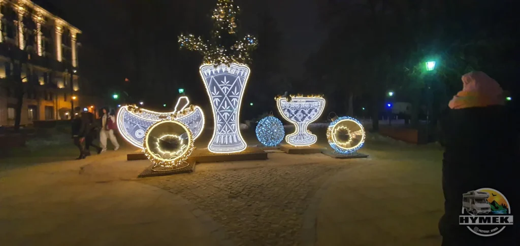 Walentynkowy spacer śladami warszawskiej iluminacji - Hymek.pl