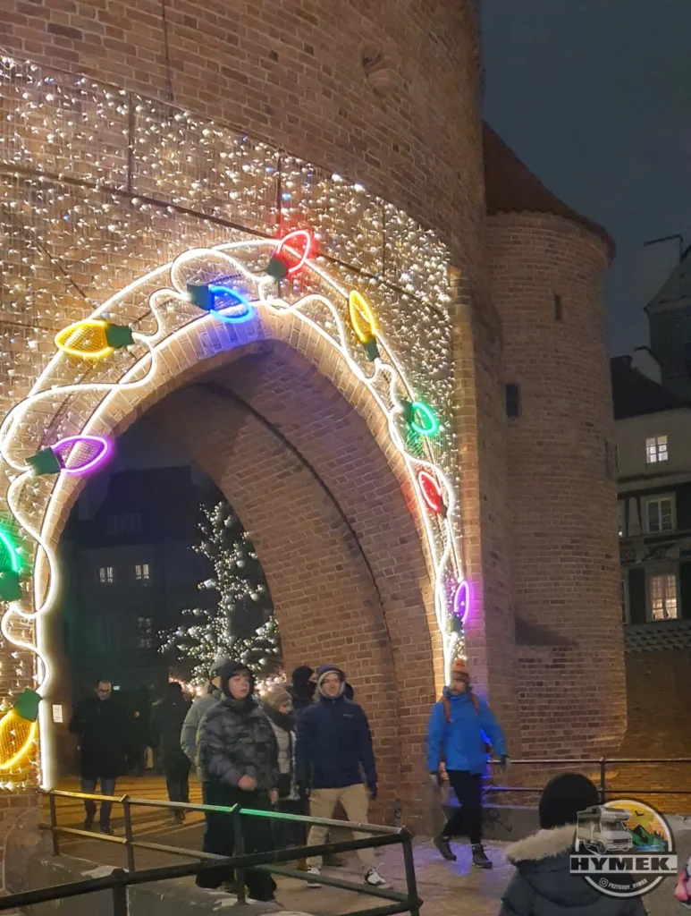 Walentynkowy spacer śladami warszawskiej iluminacji - Hymek.pl