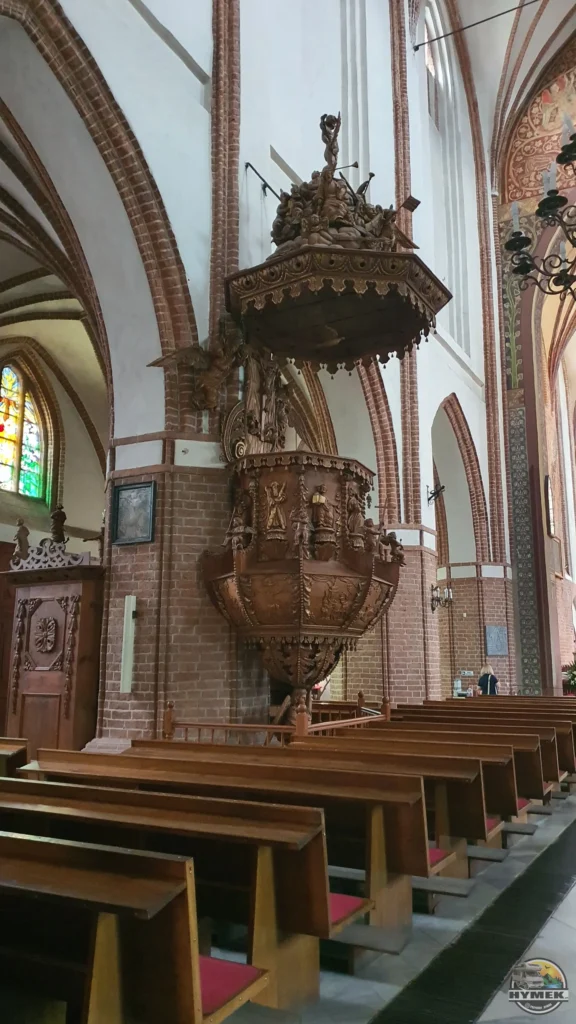 Klasztor Franciszkanów w Darłowie - Hymek.pl