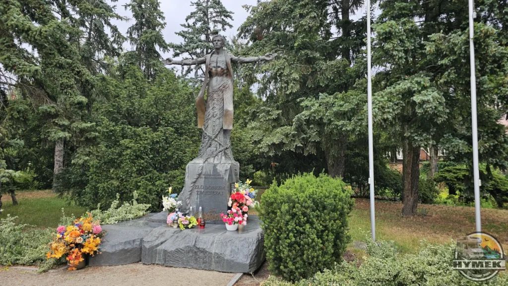 Pomnik ks. Jerzego Popiełuszki - Toruń - Hymek.pl
