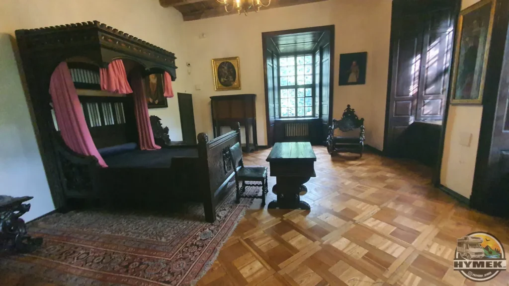 Muzeum Zamku w Oporowie - Hymek.pl