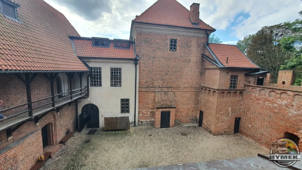 Muzeum Zamku w Oporowie - Hymek.pl