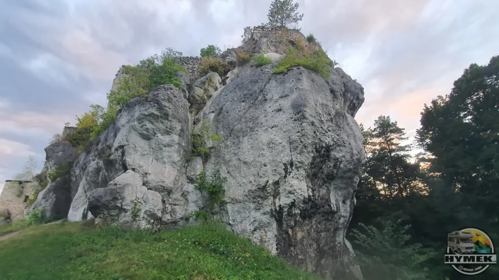 Zamek Bąkowiec w Morsku - Hymek.pl