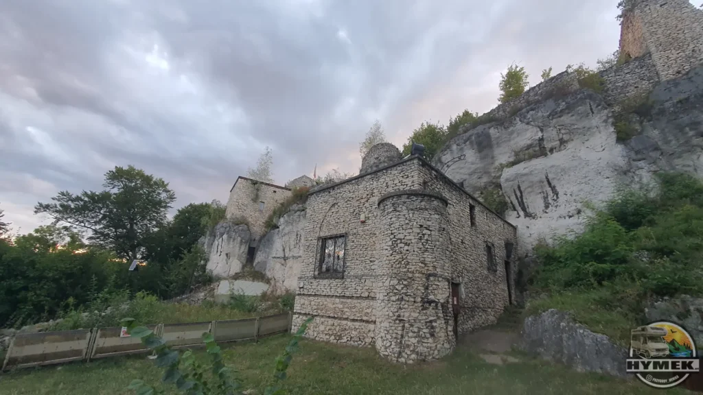 Zamek Bąkowiec w Morsku - Hymek.pl