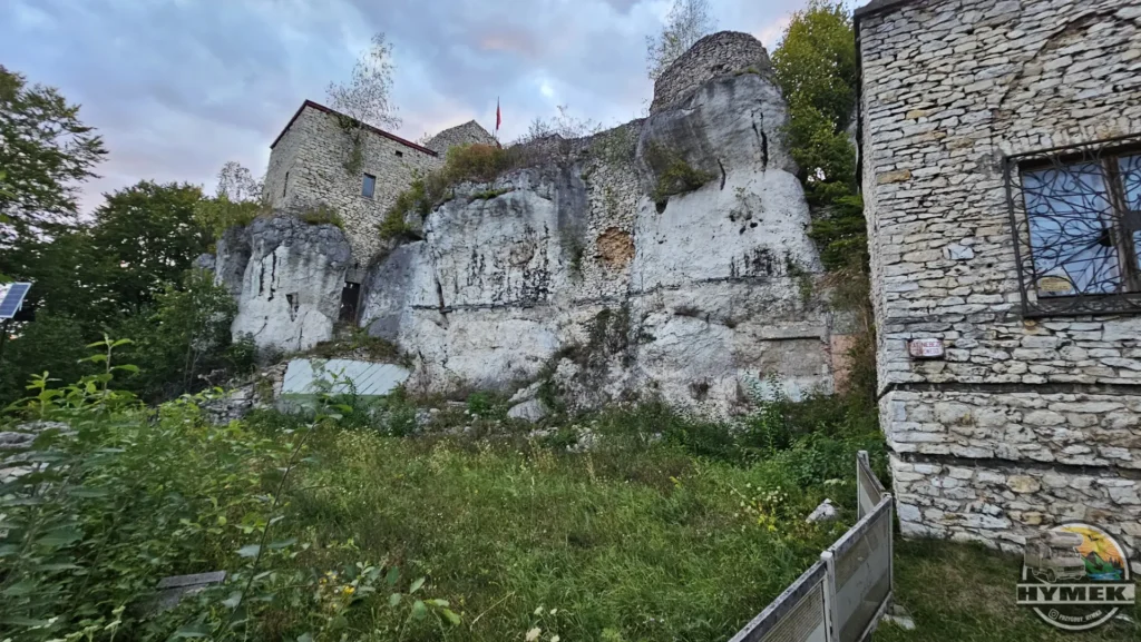 Zamek Bąkowiec w Morsku - Hymek.pl